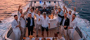 Fiesta privada en barco para grupos de despedida 